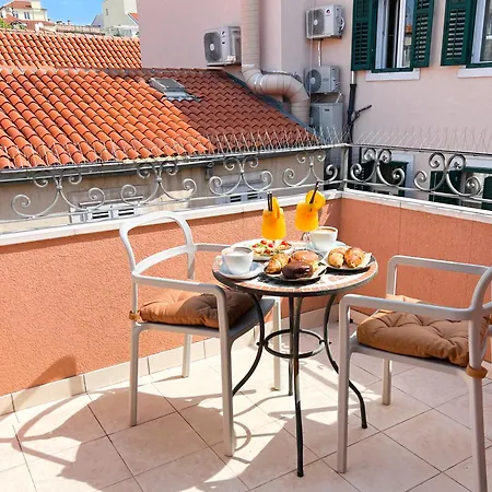 Morei Historical Apartment *